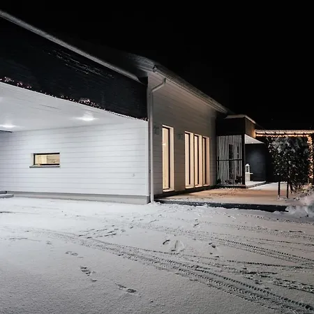 Villa Arctic Poeykkoelae, 10-person House