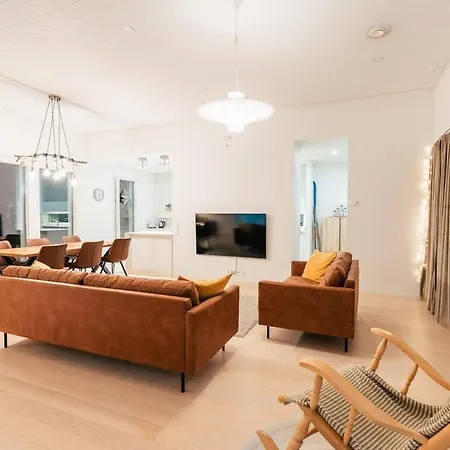 Villa Arctic Poeykkoelae, 10-person House Rovaniemi